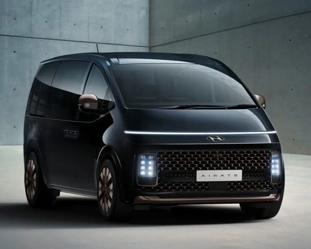 Hyundai Staria — rent a car at Baku airport