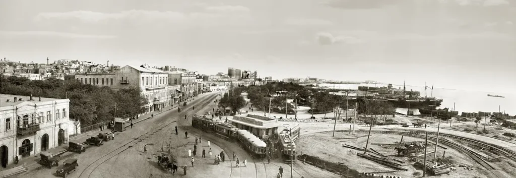 Historic photograph of a tram on a Baku street in the early 1900s